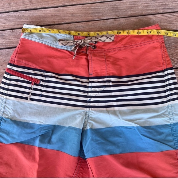 Patagonia Wavefarer Striped Board Shorts Men’s Size 29 8 1/2” Inseam Unlined GUC - Picture 8 of 8